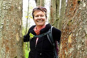 Nadine Chwalinski lädt zum Waldbaden ein
